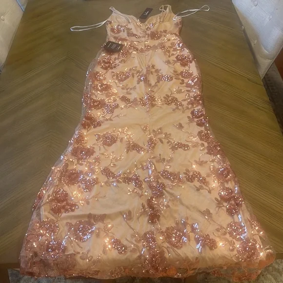 A Lulus floral party dress - Picture 2 of 6